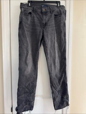 GAP Women’s Washed Black Straight Jeans